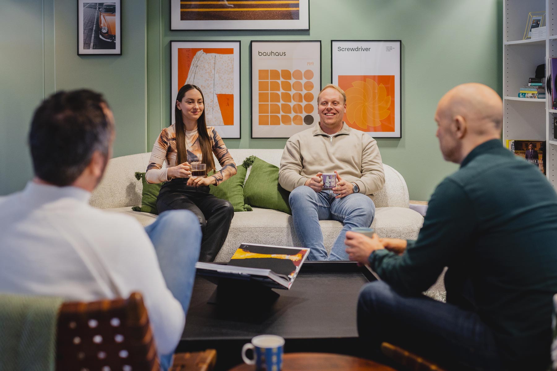 IMGL1723-2 Generator teamet diskuterer og idémyldrer en digital strategi for en kunde.